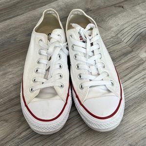 COPY - ✨✨WHITE converse SIZE 8